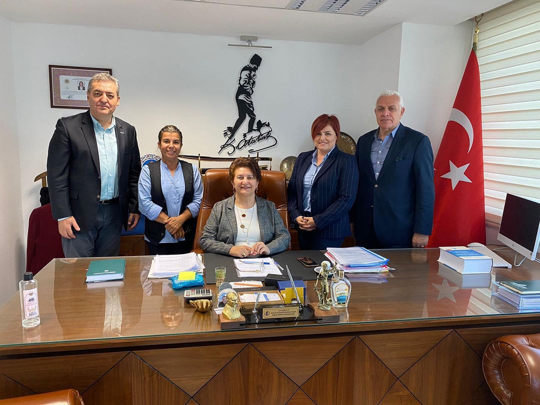 Bayraktaroğlu hukuk ve Arabuluculuk Yönetim kurulu başkanı Sayın Suzan Bayraktaroğlu Evgin’i ziyaret ettik.